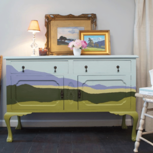 Mobili in legno colorati